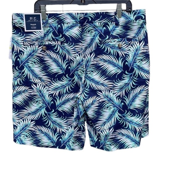 Club room shorts waist 40”, inseam and 9 1/2” - Picture 2 of 4